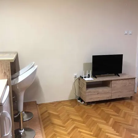 Jana Tom * Skopje