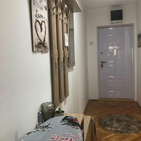 Jana Tom * Skopje